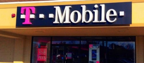 John Legere reveals important details about Watch Series 3 on T-Mobile / Photo via Mike Mozart, Flickr