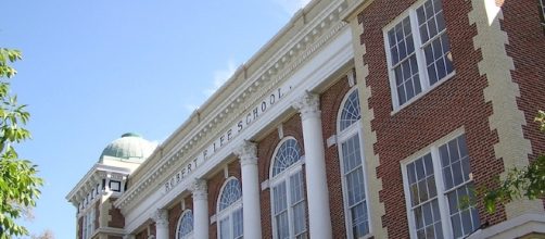 Lee Elementary School FAIR USE www.flickr.com Creative Commons