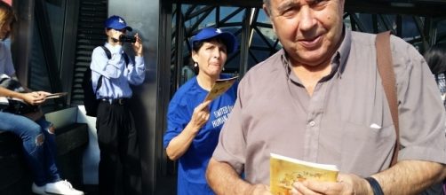 persona que recibio el librito