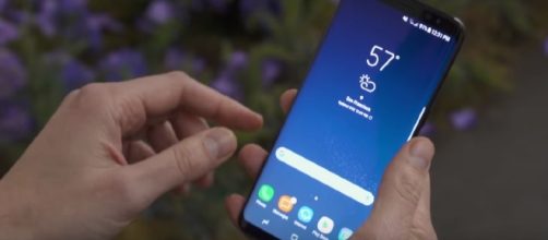 Samsung Galaxy S8 - YouTube/The Verge Channel