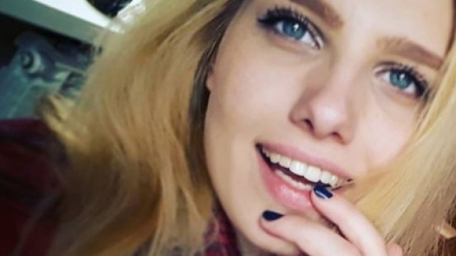 Anastasia Lysukho, giovane e bella moglie, si &egrave; tolta la vita per aver provocato un incidente con l'auto del marito.