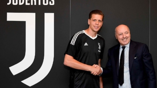 Szczesny durante la presentazione alla Juventus.