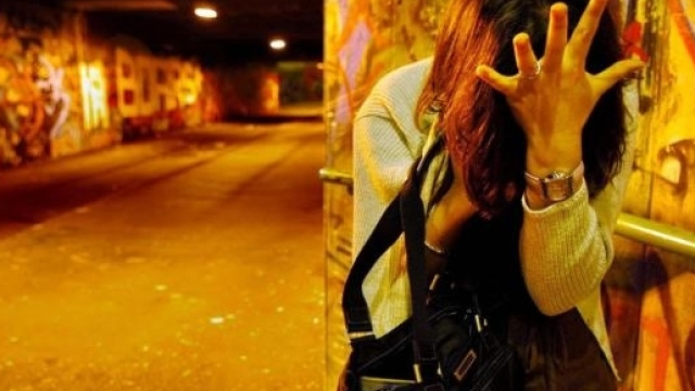 Lo stalking &egrave; un reato introdotto relativamente da poco tempo quando una persona molesta un'altra martioriandola con telefonate e mail