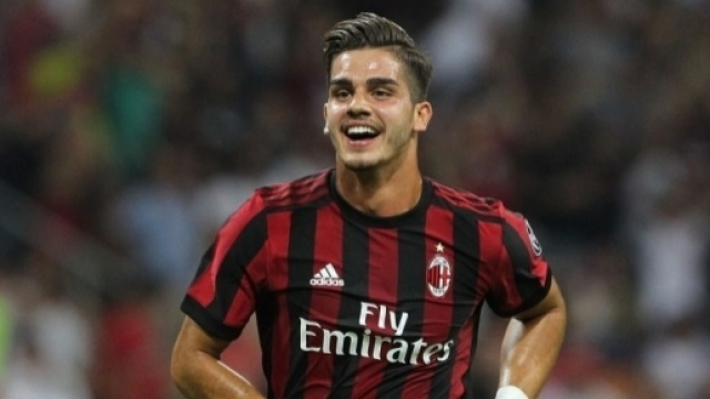 Milan-Spal: Andr&eacute; Silva pronto all'esordio da titolare ... - fanpage.it