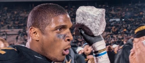 Cutting the roster is harder than we think. Marcus Qwertyus via Wikimedia Commons