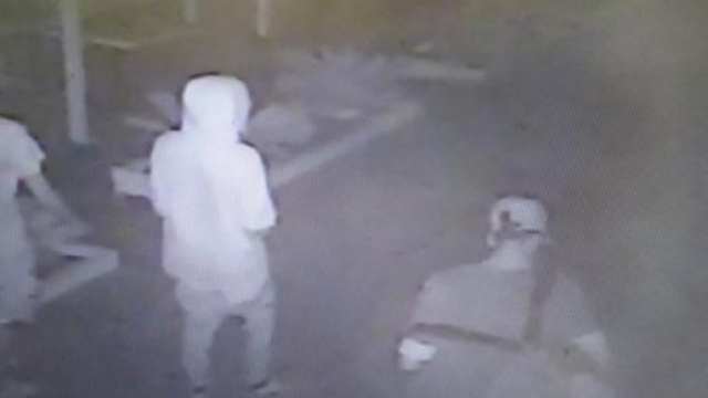 Fotogramma di tre dei quattro presunti stupratori di Rimini