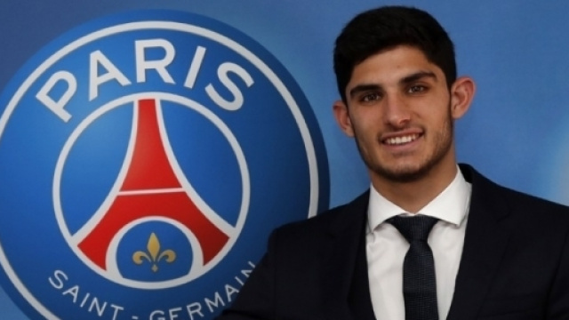 Gon&ccedil;alo Guedes pr&ecirc;t&eacute; au FC Valence