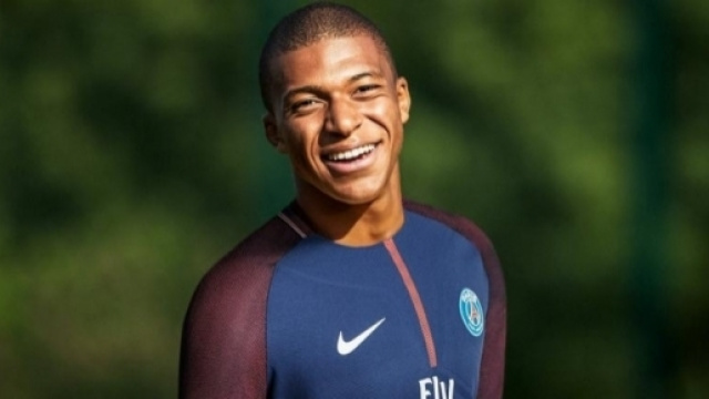 Kylian Mbapp&eacute; pr&eacute;sent&eacute; mardi au Parc des Princes