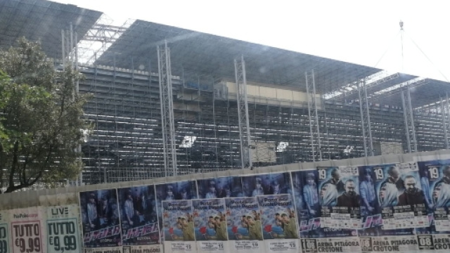 La nuova Tribuna dell'Ezio Scida