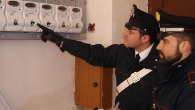 Magnete sul contatore Ene, un arresto per furto di luce (immagini di repertorio)