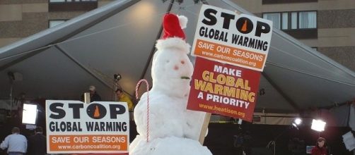 Global Warming Snowman (Credit &ndash; Ryan Glenn - Wikimedia Commons)