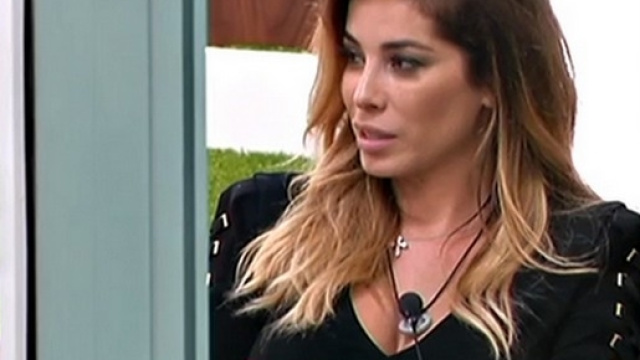 Aida Yespica ha rivelato ad alcuni concorrenti di essere stata una donna infedele in passato