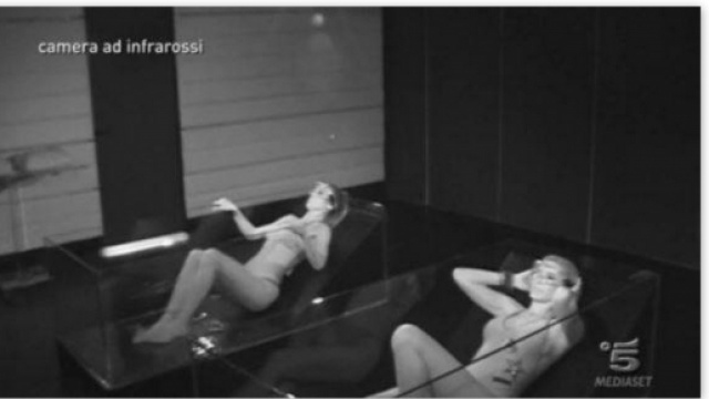 Cecilia Rodriguez e la doccia che fa scandalo