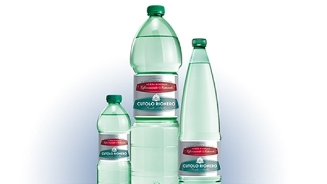 I lotti dell'acqua minerale Cutolo ritirata dal commercio