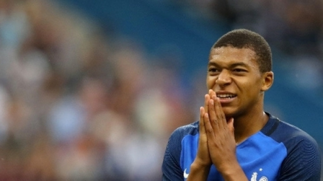 Mbapp&eacute; ne va-t-il faire que passer au PSG ? - public.fr