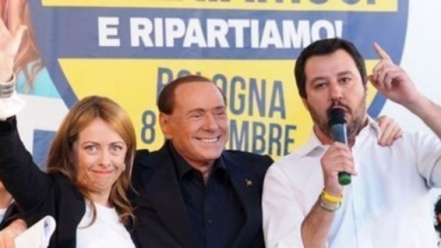 Salvini fa il duro: "Marcia su Roma contro Renzi" - today.it