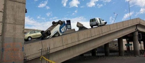 Highway after an earthquake (Credit &ndash; Esteban Maldonado &ndash; Wikimedia Commons)