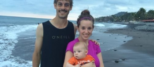 Jill Duggar, Derick Duggar fundraiser pulled for TOS violation. [Image via Youtube/TLC]