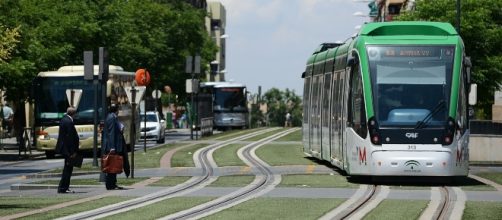 Metropolitano de Granada en funcionamiento