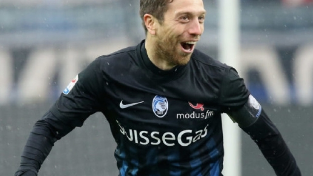 Gomez, autore del gol del pareggio in Lione-Atalanta - calciomercato.com