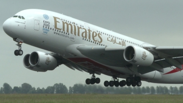 Problemi in fase d'atterraggio per un Airbus 380 Emirates a Mosca