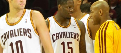 Anthony Bennett (center) gets a new lease in Phoenix/ photo by Erik Drost via Flickr