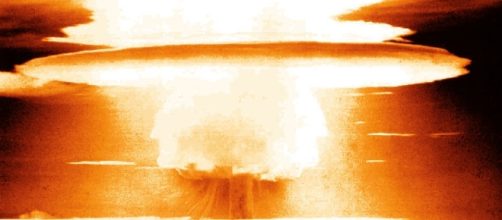 Hydrogen bomb explosion (Image courtesy United States Defense Department wikimedia commons)