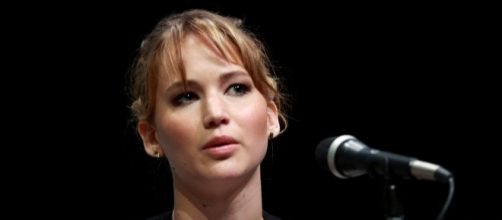 Jennifer Lawrence gives the middle finger. [Image via Flickr/Gage Skidmore]