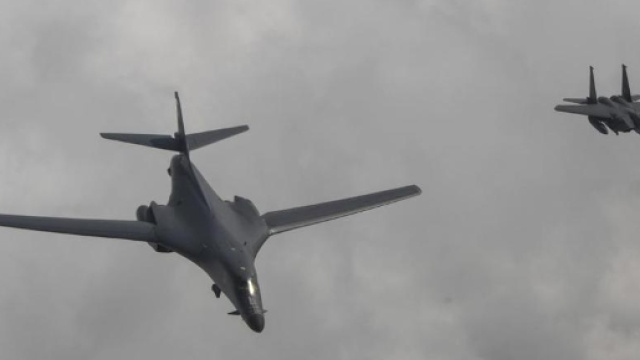 Bombardieri Usa in volo sulla Corea del Nord. Trump contro la Cina ... - lastampa.it