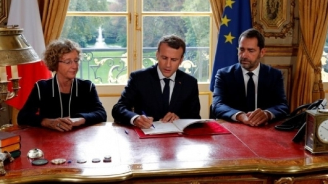 Emmanuel Macron a sign&eacute; les ordonnances