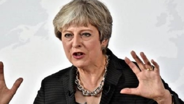 Theresa May a Firenze tranquillizza gli italiani in UK