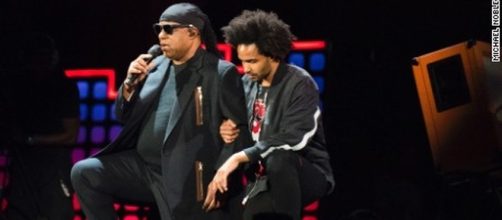 Stevie Wonder on his knees re: Google Advanced Images