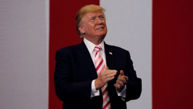 Donald Trump: in guerra con tutti, forse anche con s&eacute; stesso