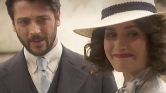 Hernando, Camila, e Beatriz vanno a vivere in Cecoslovacchia