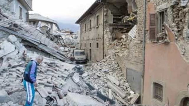 Terremoto, scoperta finta raccolta fondi per Amatrice: &egrave; una truffa - today.it