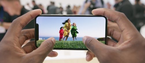 Apple&rsquo;s latest video reveals 8 new features of the iPhone 8 series / Photo via Perzon SEO, Flickr