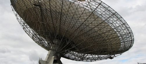 Parkes Radio Telescope (image courtesy of Corrie Barklimore wikimedia commons)