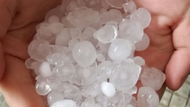 Ad Otranto, grandinata impressionante.