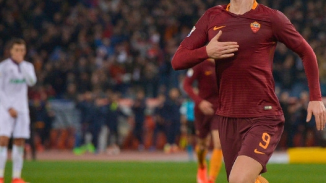 Il capocannoniere della scorsa stagione, Edin Dzeko continua a colpire a suon di gol.
