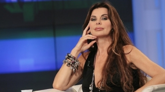 Intervista ad Alba Parietti : "Cosa penso di Ricci, Ventura, D ... - liberoquotidiano.it