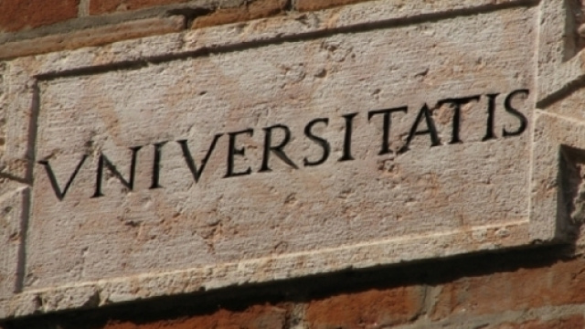 Caos nell'Universit&agrave; italiana: 7 docenti arrestati e 59 indagati per corruzione - manuelaghizzoni.it