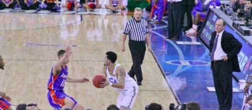 Jordan Farmar and Lee Humphrey at the 2006 NCAA D-1 basketball championship - Wikimedia Commons