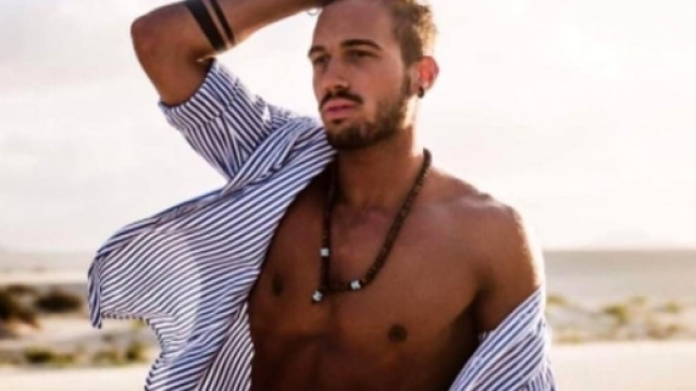 Alex Migliorini di Uomini e Donne stupefatto dalle confessioni in studio