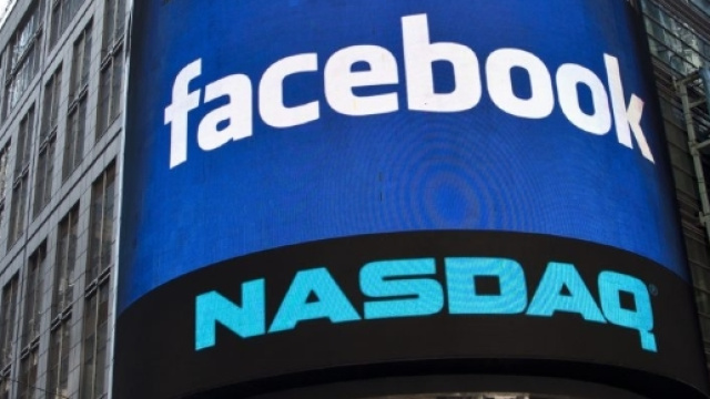 Crolla a -4,50% il titolo del social da 2 milioni di utenti dopo gli sviluppi del Russiagate.