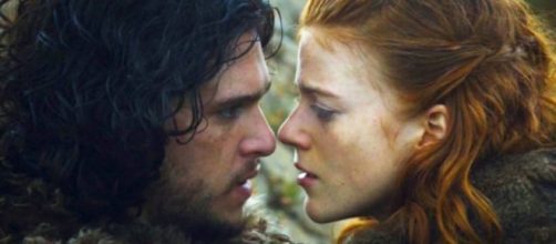 Kit Harington and Rose Leslie - YouTube screenshot | Access Hollywood/https://www.youtube.com/watch?v=ZW87gKACKbQ