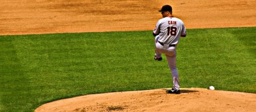 Matt Cain pitching - Wikimedia Commons