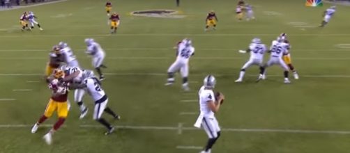 Oakland Raiders against the Washington Redskins (c) https://www.youtube.com/channel/UCDVYQ4Zhbm3S2dlz7P1GBDg