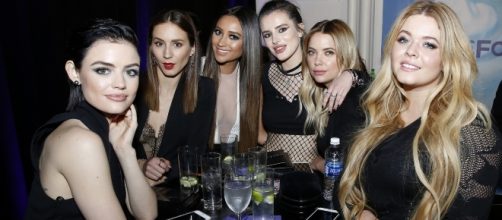Pretty Little Liars cast with Bella Thorne. Photo: ABC/Heidi Gutman/Creative Commons
