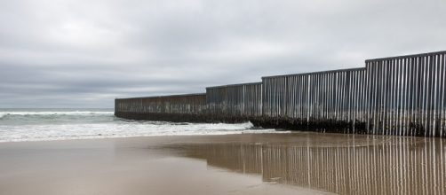 United States-Mexico border wall - [Image by &copy;Tomas Castelazo, www.tomascastelazo.com / Wikimedia Commons (CC BY-SA 4.0)]