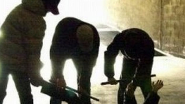 Aggredito 16 enne da baby gang.